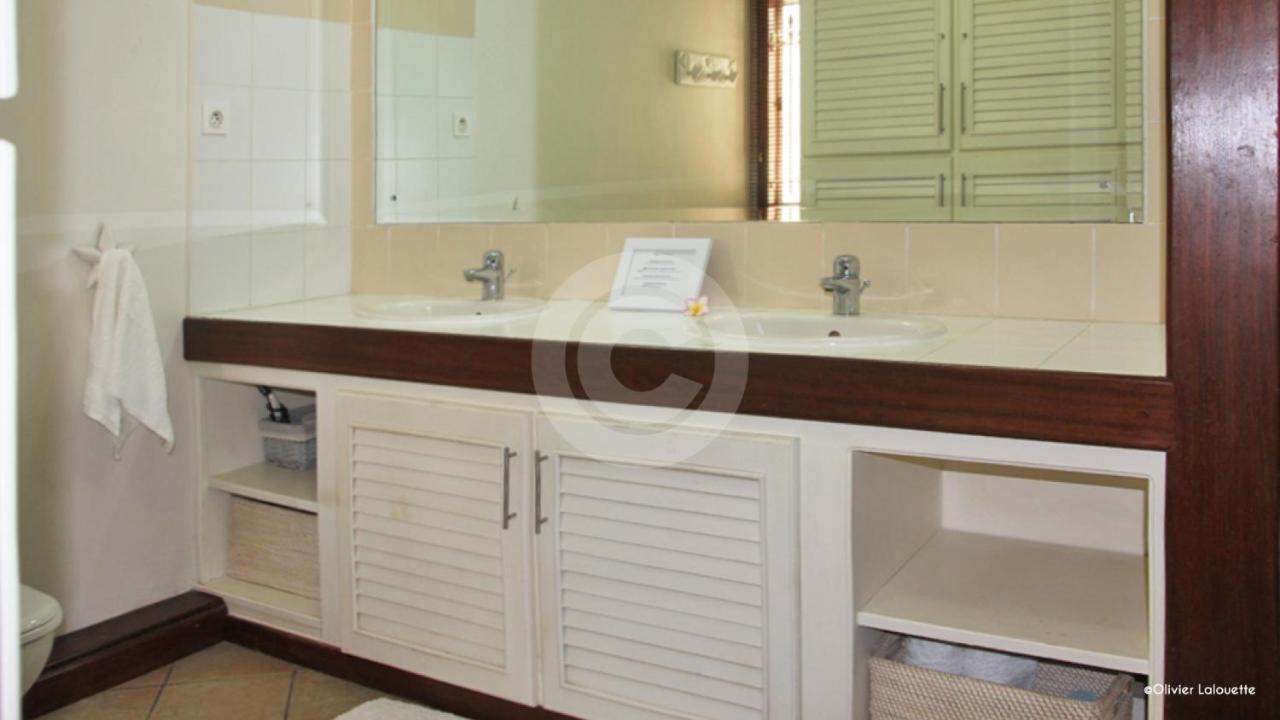 Fantastic Spacious Beachfront Villavacances Grand Baie Exterior photo