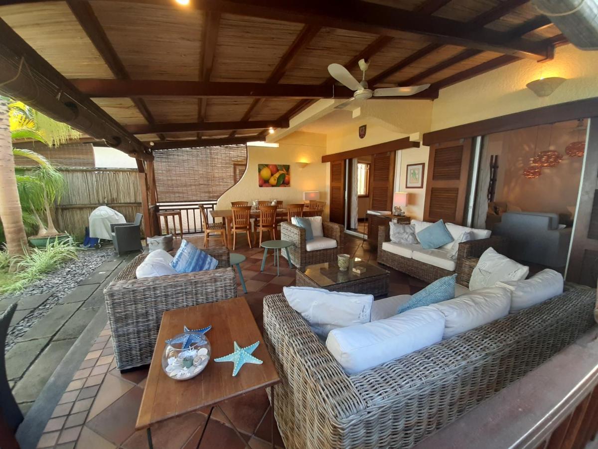 Fantastic Spacious Beachfront Villavacances Grand Baie Exterior photo