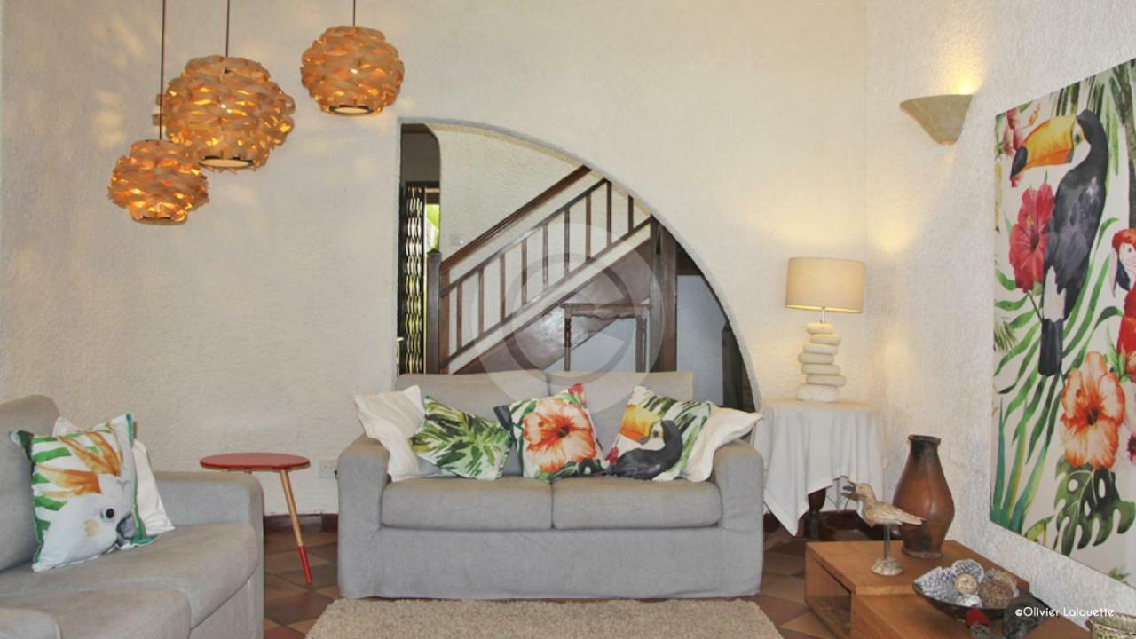 Fantastic Spacious Beachfront Villavacances Grand Baie Exterior photo